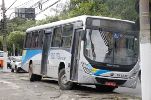 Imagem ilustrativa da imagem Briga entre estudante e mulher em ônibus de SG para na delegacia