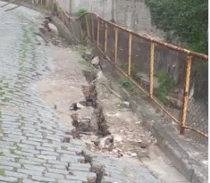 Imagem ilustrativa da imagem Buracos afundam rua em Niterói e preocupam moradores da região