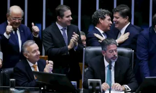 Imagem ilustrativa da imagem Câmara aprova reforma tributária em segundo turno