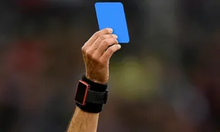 Imagem ilustrativa da imagem Cartão azul deve ser implantado no futebol profissional; entenda