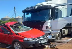 Imagem ilustrativa da imagem Casal morre durante grave acidente entre carro e carreta