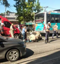 Imagem ilustrativa da imagem Colisão entre moto e ônibus deixa ferido na Alameda, em Niterói
