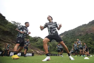 Imagem ilustrativa da imagem Com time alternativo, Botafogo enfrenta o Bangu neste sábado