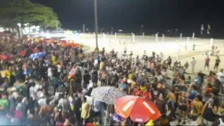 Imagem ilustrativa da imagem Confusão deixa 4 feridos durante bloco em Copacabana