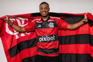 Imagem ilustrativa da imagem De La Cruz desembarca no Rio para reforçar o Flamengo