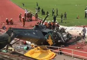 Imagem ilustrativa da imagem Dez pessoas morrem após colisão de helicópteros no ar; veja o vídeo