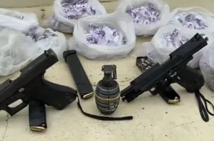 Imagem ilustrativa da imagem Dupla é presa com armas e granada em Itaboraí
