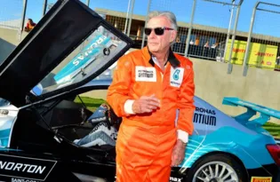 Imagem ilustrativa da imagem Ex-piloto Wilson Fittipaldi morre, aos 80, após engasgo com carne