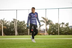 Imagem ilustrativa da imagem Goleiro sofre convulsão durante treino e é socorrido às pressas