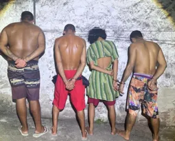 Imagem ilustrativa da imagem Grupo é preso com arma e drogas em Maricá