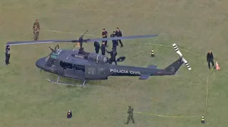 Imagem ilustrativa da imagem Helicópteros da polícia são atingidos por tiros em operação no Rio