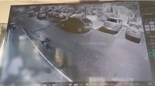 Imagem ilustrativa da imagem Homem é esfaqueado por vizinho em São Gonçalo; vídeo