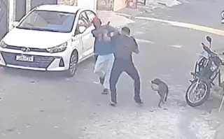 Imagem ilustrativa da imagem Homens brigam e se matam com a mesma arma por dívida; vídeo