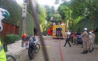 Imagem ilustrativa da imagem Incêndio atinge casa e assusta moradores na Zona Sul do Rio