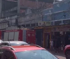 Imagem ilustrativa da imagem Incêndio em loja de sapatos assusta moradores de Niterói; vídeo