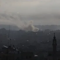 Imagem ilustrativa da imagem Israel declara guerra após ataque programado por grupo Hamas; vídeo