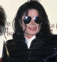 Imagem ilustrativa da imagem Mãe e filho de Michael Jackson brigam pelo patrimônio do cantor
