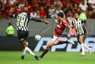 Imagem ilustrativa da imagem Mais uma vez! Flamengo perde de virada para o Santos, em Brasília