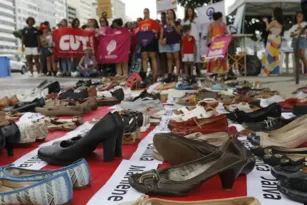 Imagem ilustrativa da imagem Manifestação em Copacabana pede fim da violência contra mulheres