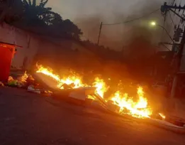 Imagem ilustrativa da imagem Moradores de Niterói voltam a protestar por falta de energia