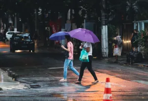 Imagem ilustrativa da imagem Niterói segue em estágio de alerta para chuvas nesta sexta-feira