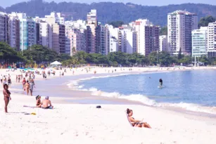 Imagem ilustrativa da imagem No 'calorão' do fim de semana, até Icaraí está liberada ao banho