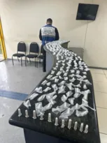 Imagem ilustrativa da imagem Polícia apreende quase 500 pinos de cocaína em Niterói; vídeo