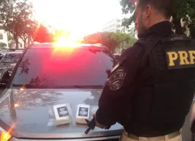 Imagem ilustrativa da imagem Presas mulheres com drogas em carro roubado na Ponte Rio-Niterói