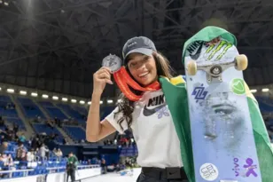 Imagem ilustrativa da imagem Rayssa Leal fica com a prata no Mundial de skate street no Japão