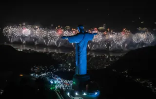 Imagem ilustrativa da imagem Réveillon no Rio teve 12 minutos de fogos com música ao vivo