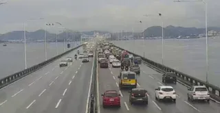 Imagem ilustrativa da imagem Saída do feriadão complica trânsito na Ponte, sentido Niterói