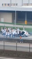 Imagem ilustrativa da imagem Torcidas do Botafogo e do Santos protagonizam briga na Dutra