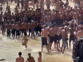 Imagem ilustrativa da imagem UFC amador? Jovens brigam em praia da Zona Sul do Rio; vídeo