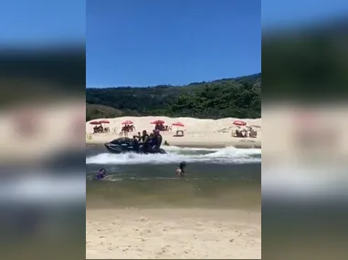 Imagem ilustrativa da imagem Jet ski perto de crianças preocupa no Canal de Itaipu, em Niterói