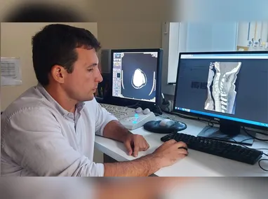 Mergulhos em locais inapropriados  podem resultar em paraplegia  ou tetraplegia