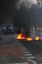 Imagem ilustrativa da imagem Niterói em chamas: trânsito fechado em vias da Zona Norte