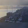 Imagem ilustrativa da imagem Acidente entre carro e moto complica trânsito na Ponte Rio-Niterói