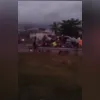 Motociclista e passageira foram levados para o Hospital Estadual Alberto Torres (Heat), no Colubandê