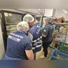 Imagem ilustrativa da imagem Alimentos vencidos em restaurantes são descartados no Rio