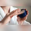 Imagem ilustrativa da imagem Anvisa proíbe 47 pomadas para cabelo; veja lista completa