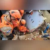Imagem ilustrativa da imagem Casal é resgatado sob escombros após casa desabar na Baixada; vídeo