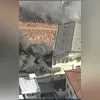 O fogo começou pouco depois das 7h desta quarta-feira (12)