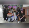 Jovem estava com os amigos se divertindo quando caiu do brinquedo