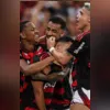 Cada time marcou um gol contra no primeiro tempo