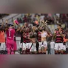 Cada time marcou um gol contra no primeiro tempo