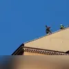 Imagem ilustrativa da imagem Instalada chaminé que vai revelar novo papa; veja o vídeo