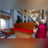 Imagem ilustrativa da imagem Papa Francisco: corpo é sepultado em caixão simples
