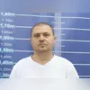 O padrasto foi preso e levado para a delegacia de Campos