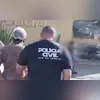 Veículo teve os vidros quebrados, pneus esvaziados e porta amassadas