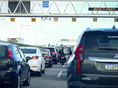 A Ponte engarrafou: saída para o Carnaval exige paciência nesta quinta (27)